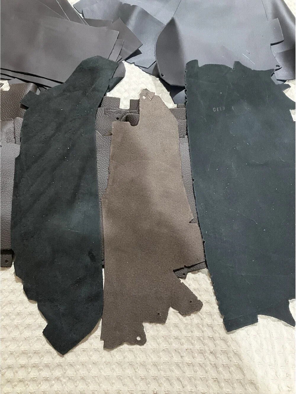 Almost 4lbs Of Bulk Scrap Leather Trimmings, Cowhide Remnants, Premium Leather